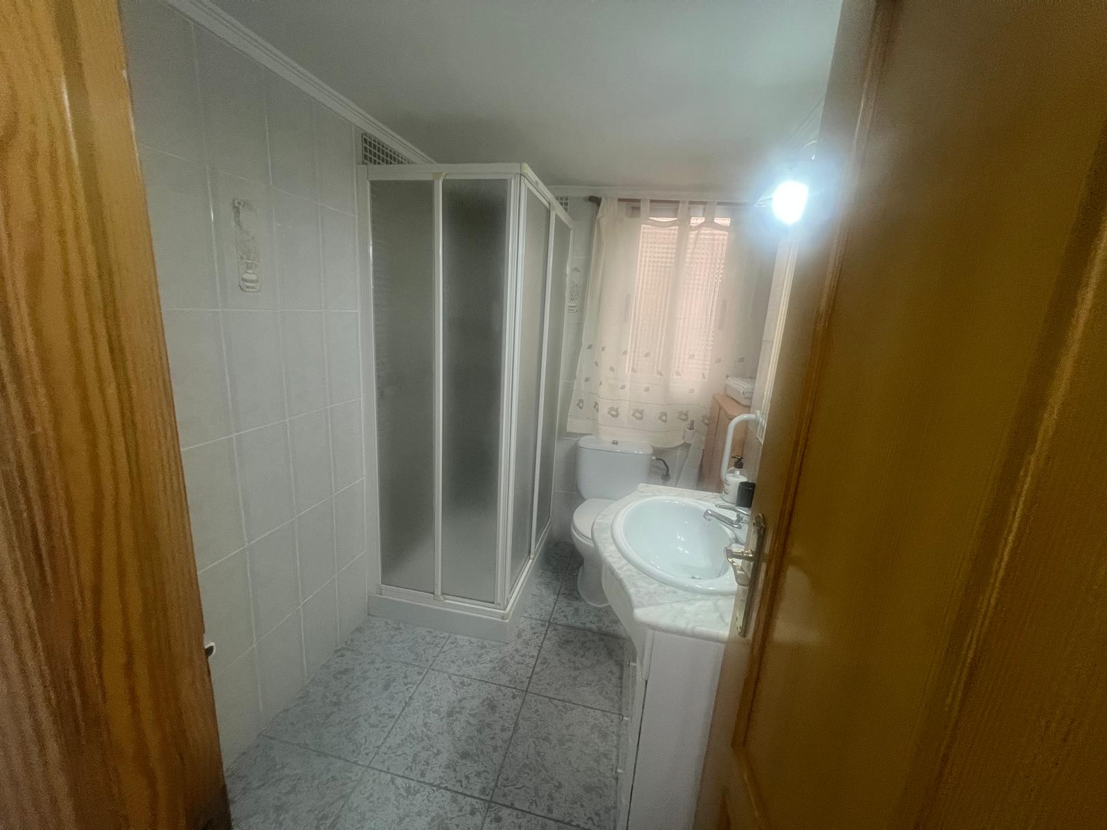 Piso de 3 habitaciones en el Cabañal para estudiantes