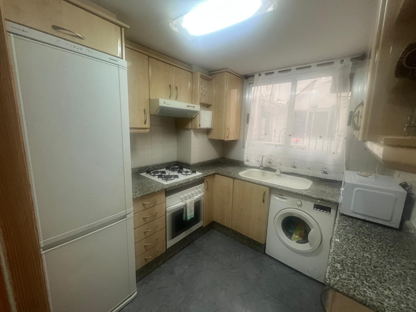 Piso de 3 habitaciones en el Cabañal para estudiantes