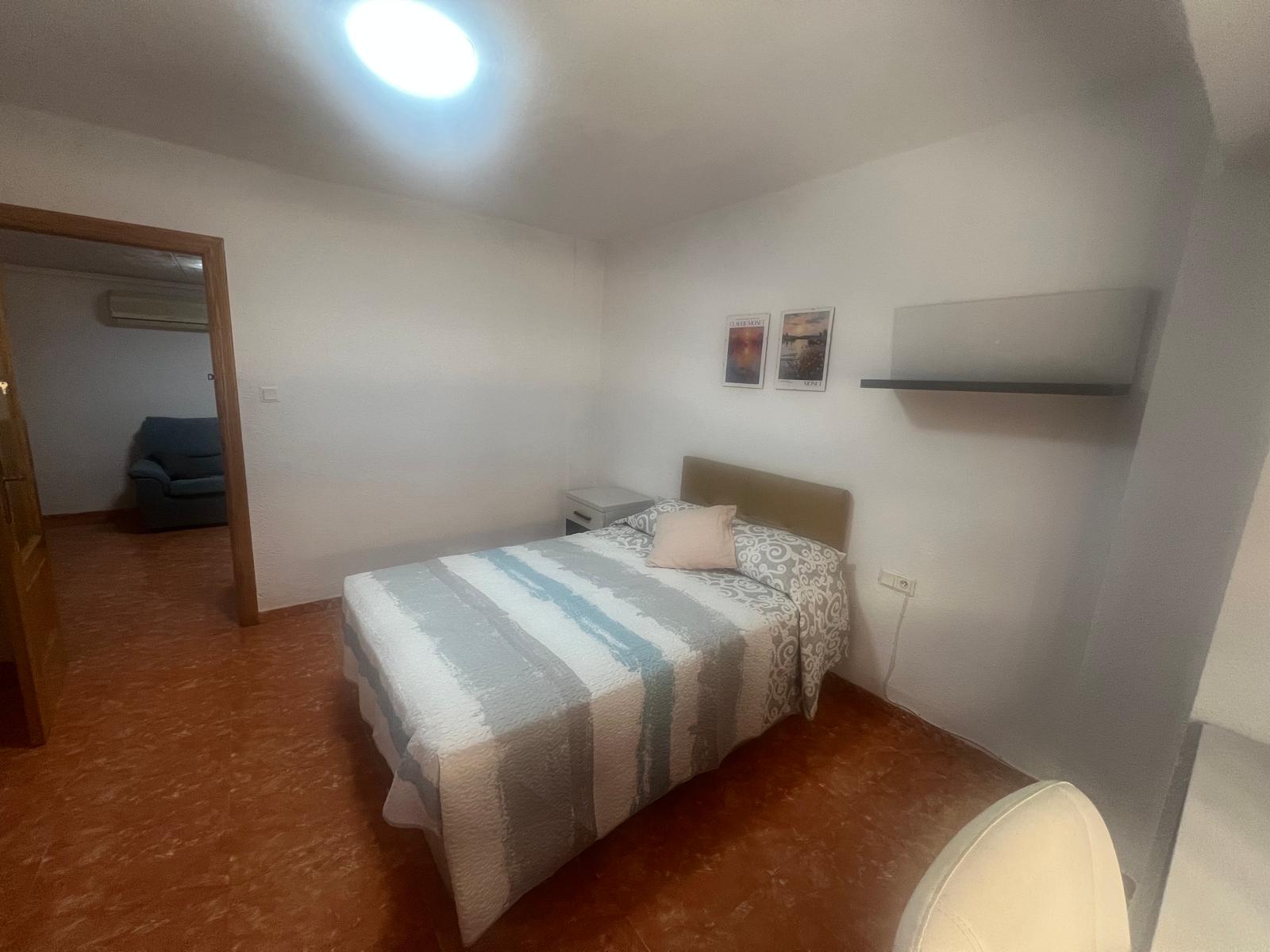 Piso de 3 habitaciones en el Cabañal para estudiantes