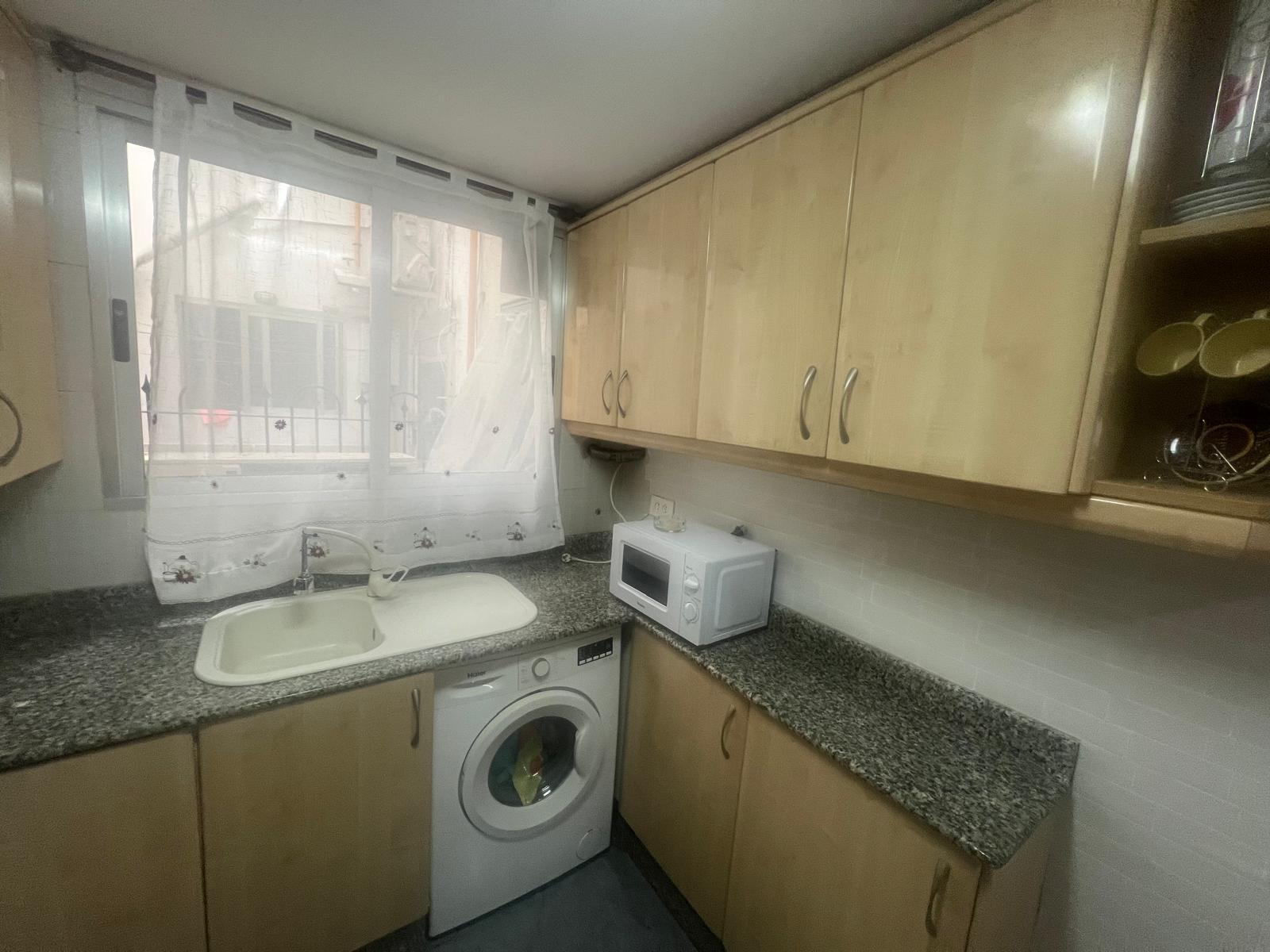 Piso de 3 habitaciones en el Cabañal para estudiantes