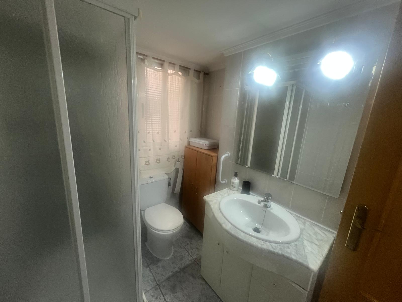 Piso de 3 habitaciones en el Cabañal para estudiantes