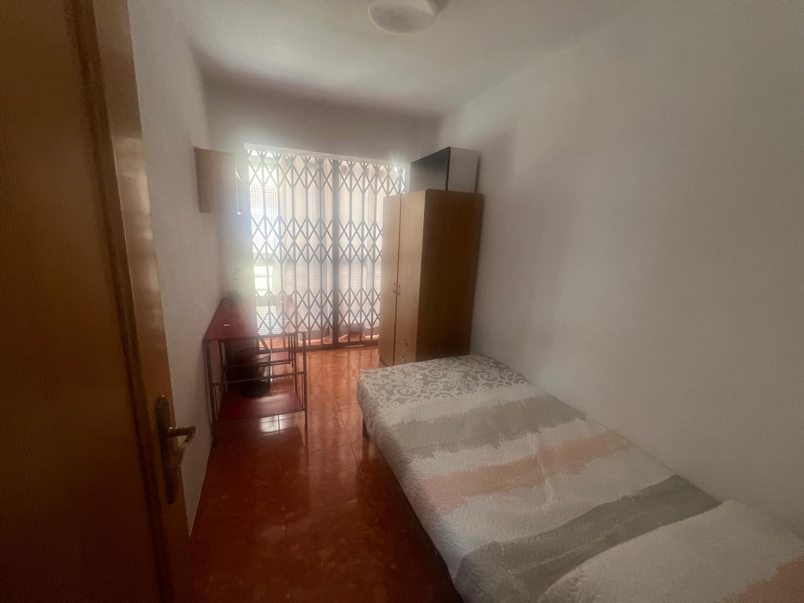 Piso de 3 habitaciones en el Cabañal para estudiantes