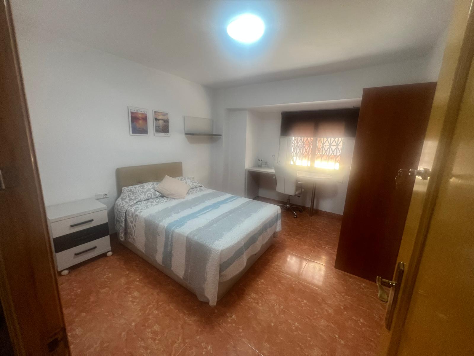 Piso de 3 habitaciones en el Cabañal para estudiantes