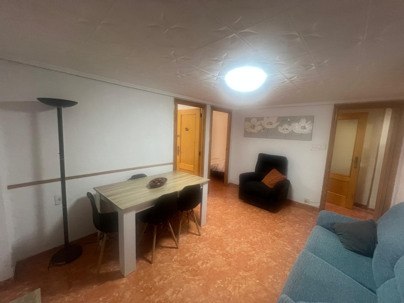Piso de 3 habitaciones en el Cabañal para estudiantes
