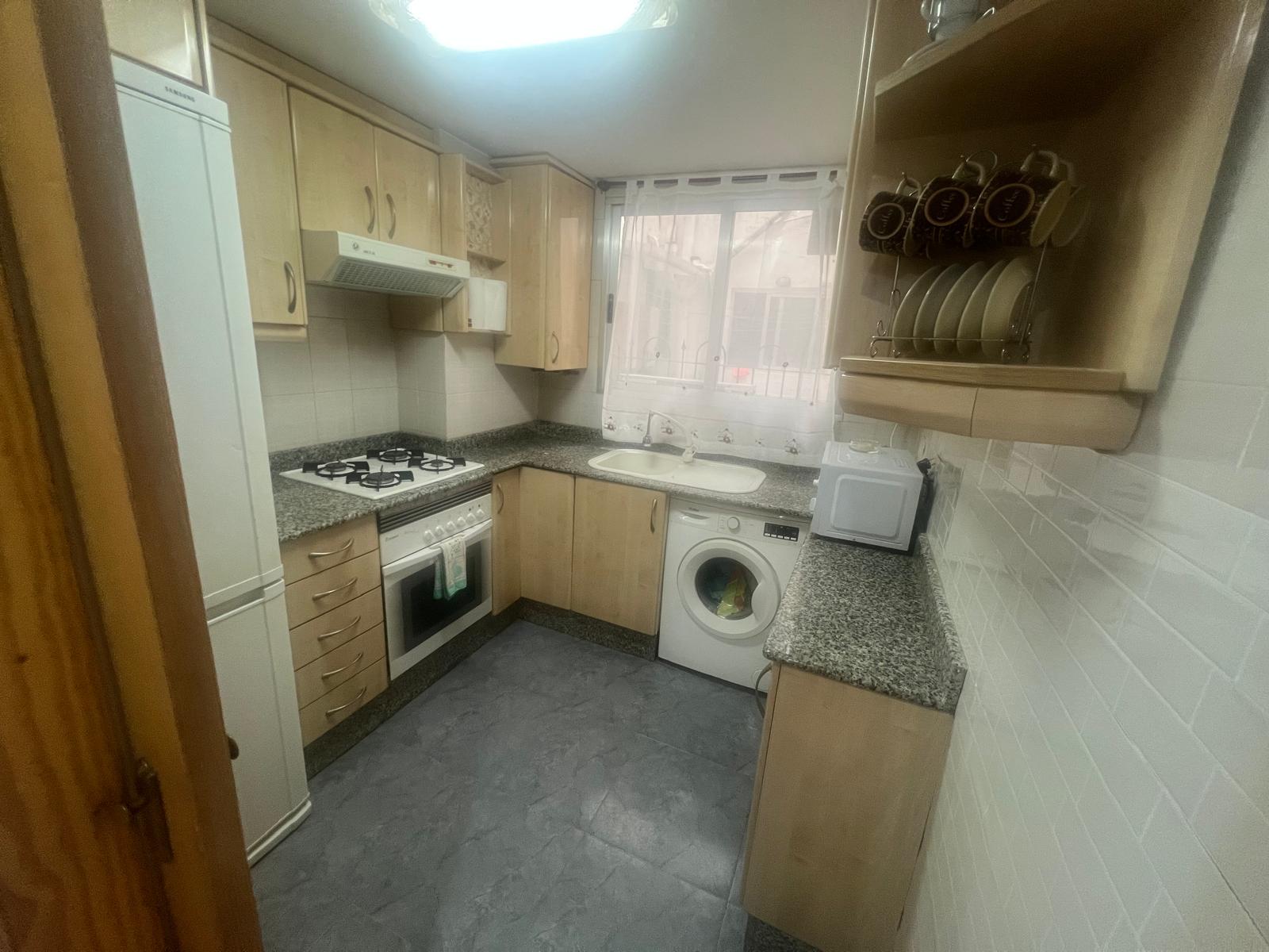 Piso de 3 habitaciones en el Cabañal para estudiantes