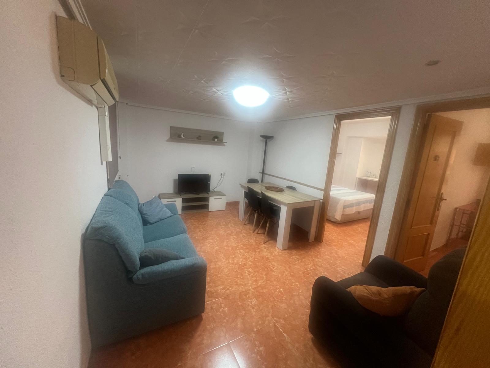 Piso de 3 habitaciones en el Cabañal para estudiantes