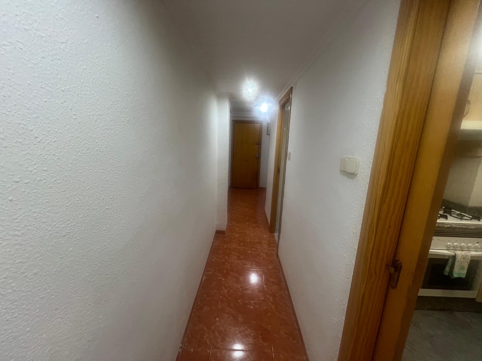 Piso de 3 habitaciones en el Cabañal para estudiantes