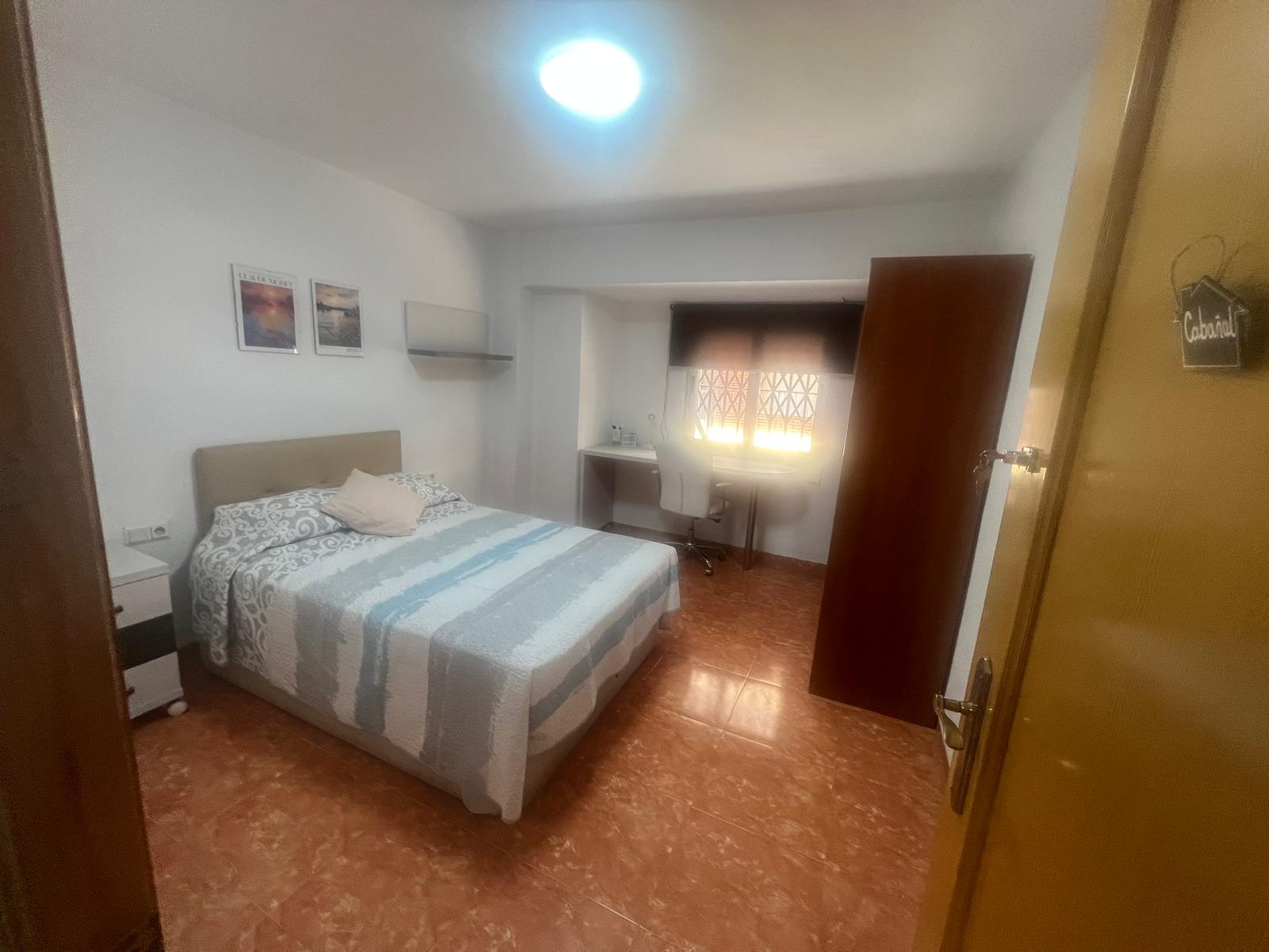 Piso de 3 habitaciones en el Cabañal para estudiantes