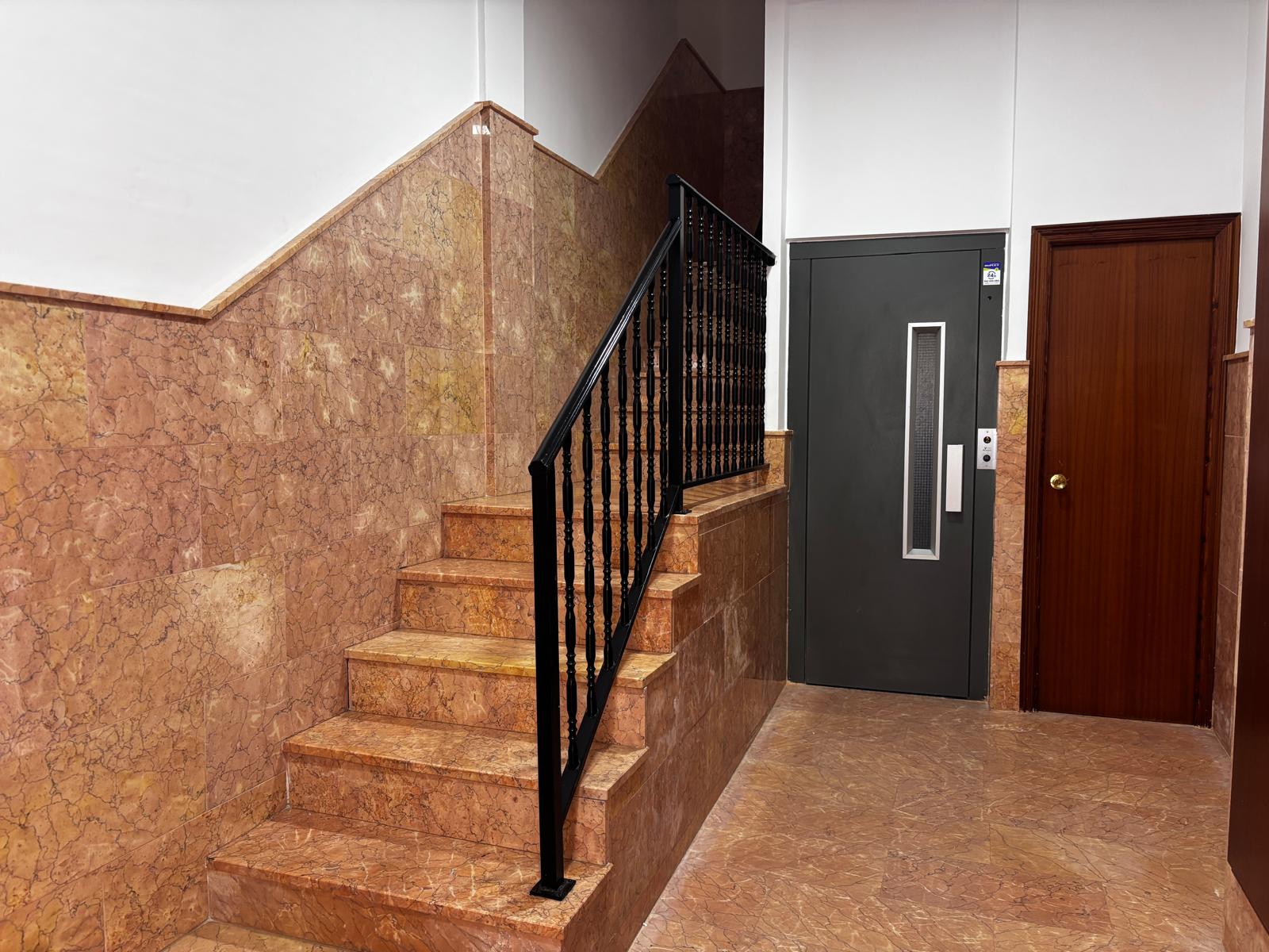 AMPLIA VIVIENDA PARA ENTRAR EN XATIVA