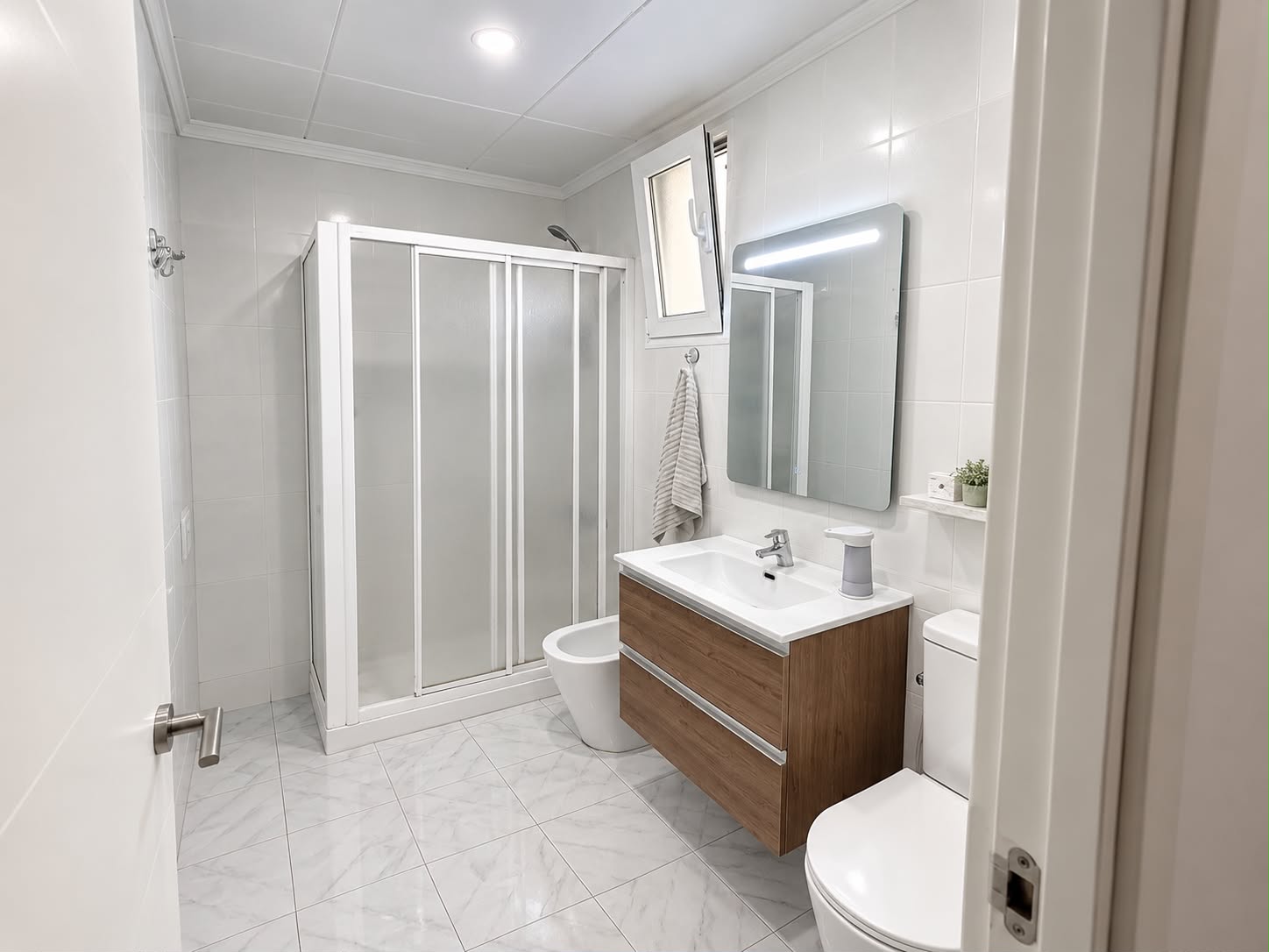 AMPLIA VIVIENDA PARA ENTRAR EN XATIVA