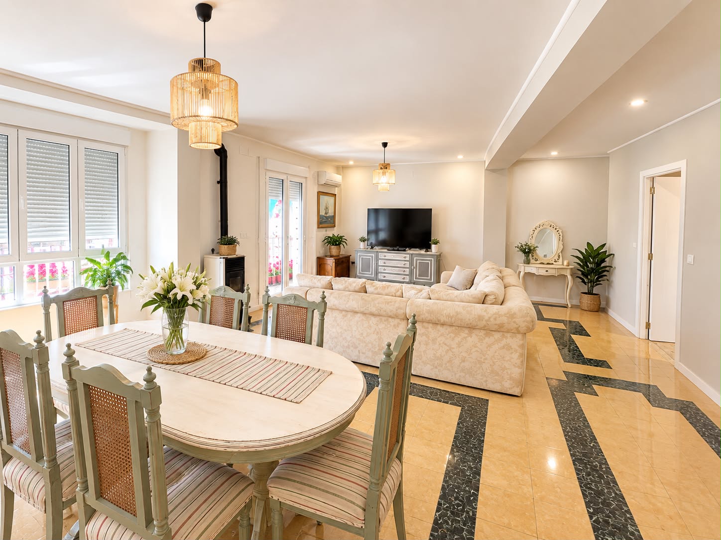 AMPLIA VIVIENDA PARA ENTRAR EN XATIVA