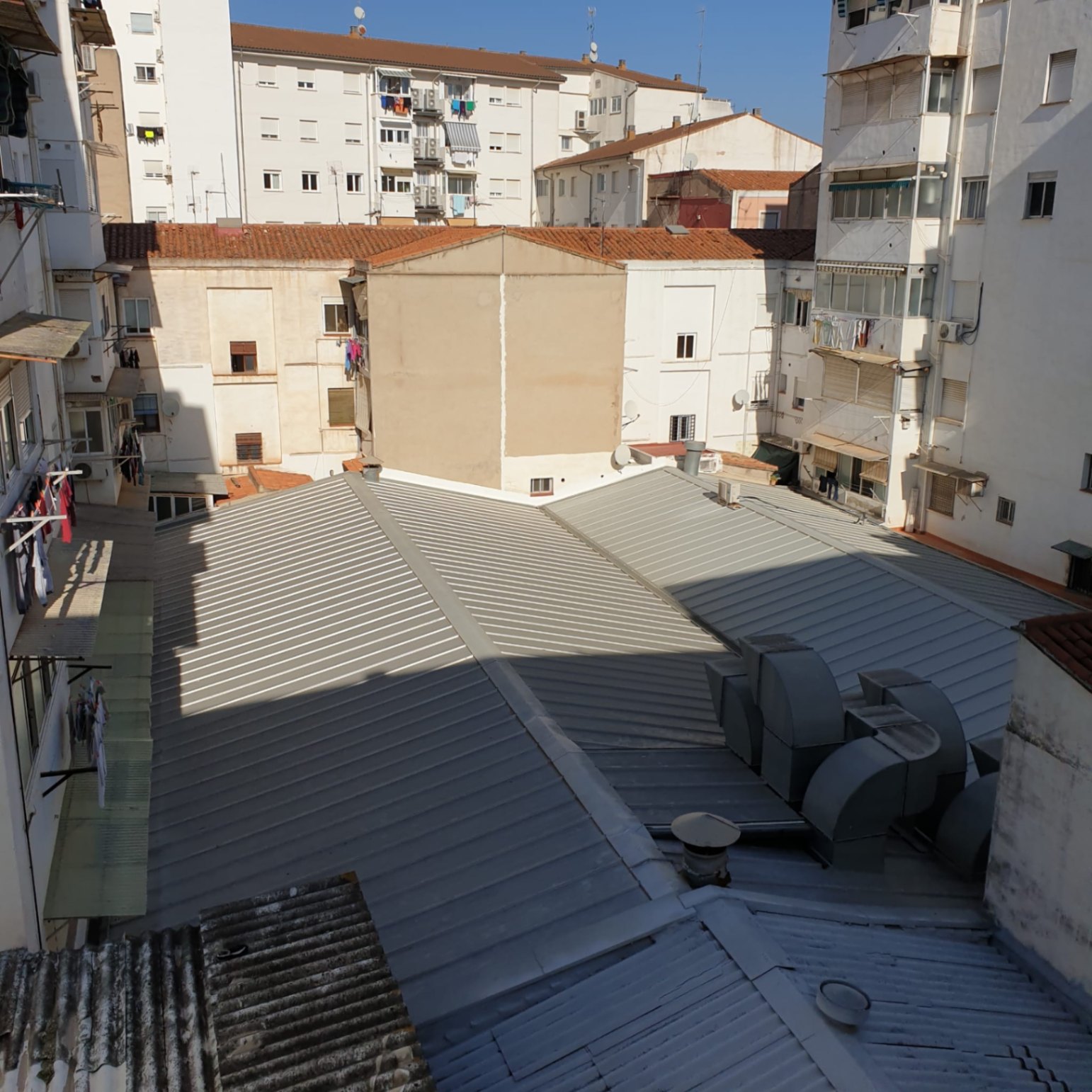 AMPLIA VIVIENDA PARA ENTRAR EN XATIVA