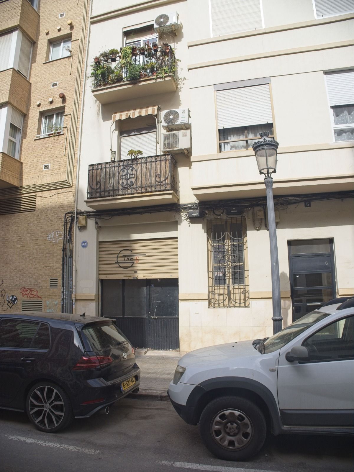 LOCAL EN VENTA EN NOU MOLES