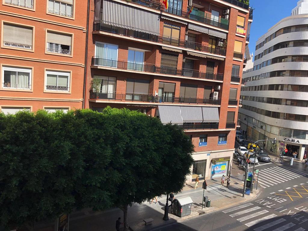 FLAT FOR SALE ON CALLE COLON