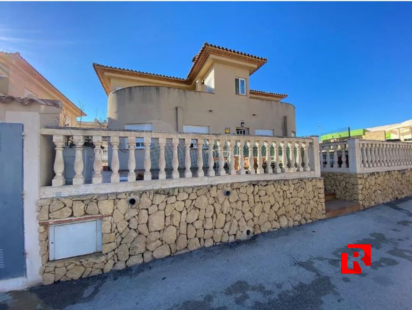 Villa zum Verkauf in Wohngegend - La Nucia, 9 km von Benidorm entfernt