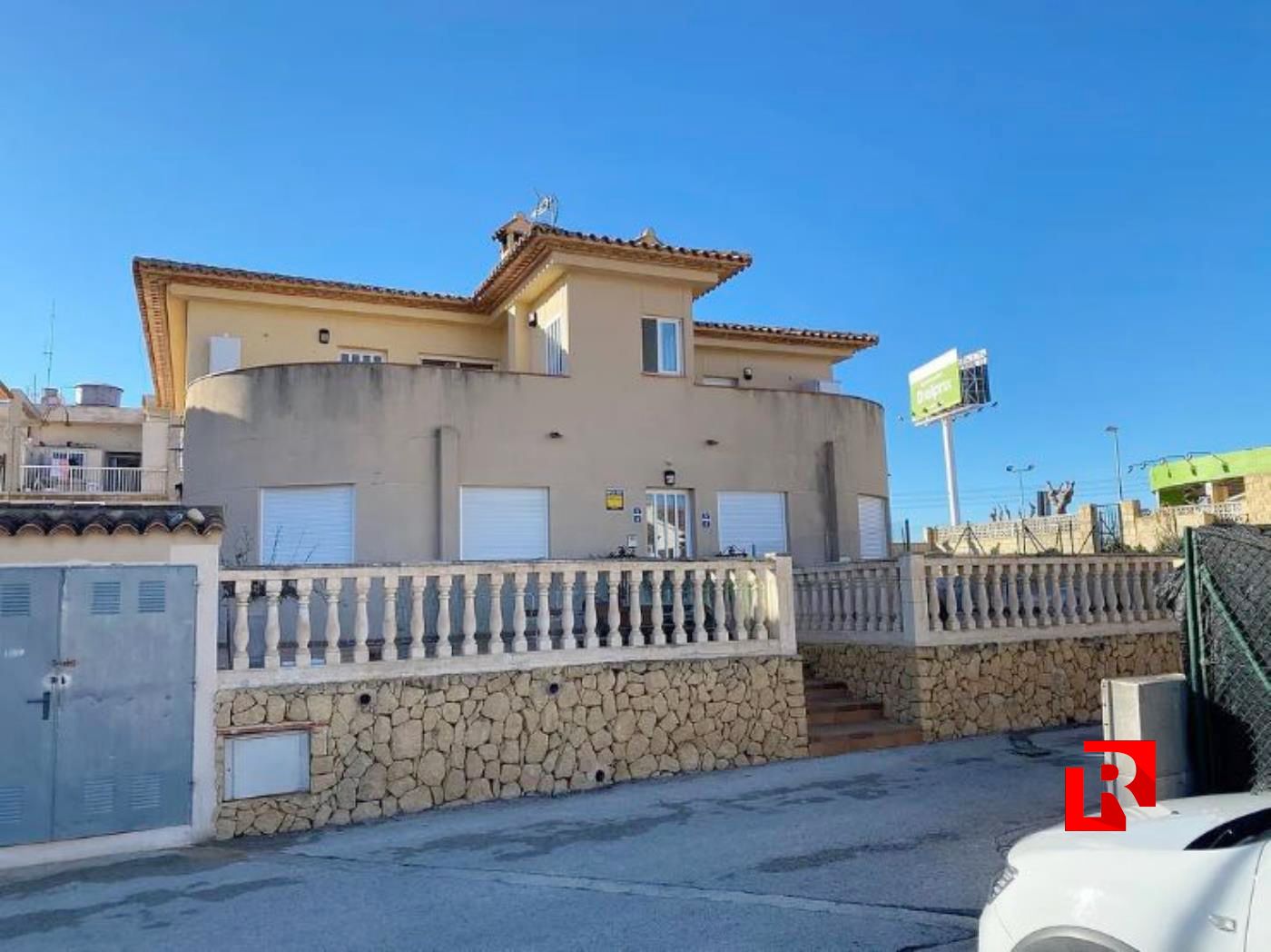 Villa à vendre dans le quartier résidentiel - La Nucia, à 9 km de Benidorm