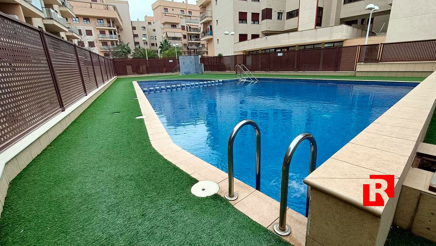 APARTMENT WITH LARGE TERRACE IN RESIDENCIAL