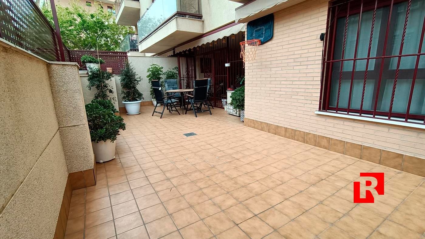 APARTMENT WITH LARGE TERRACE IN RESIDENCIAL