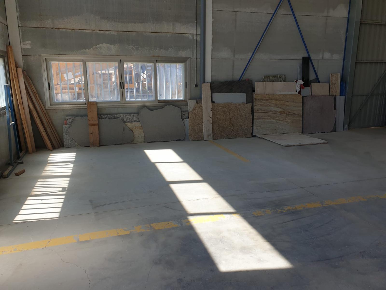 INDUSTRIELAGER ZUM VERKAUF IN REQUENA