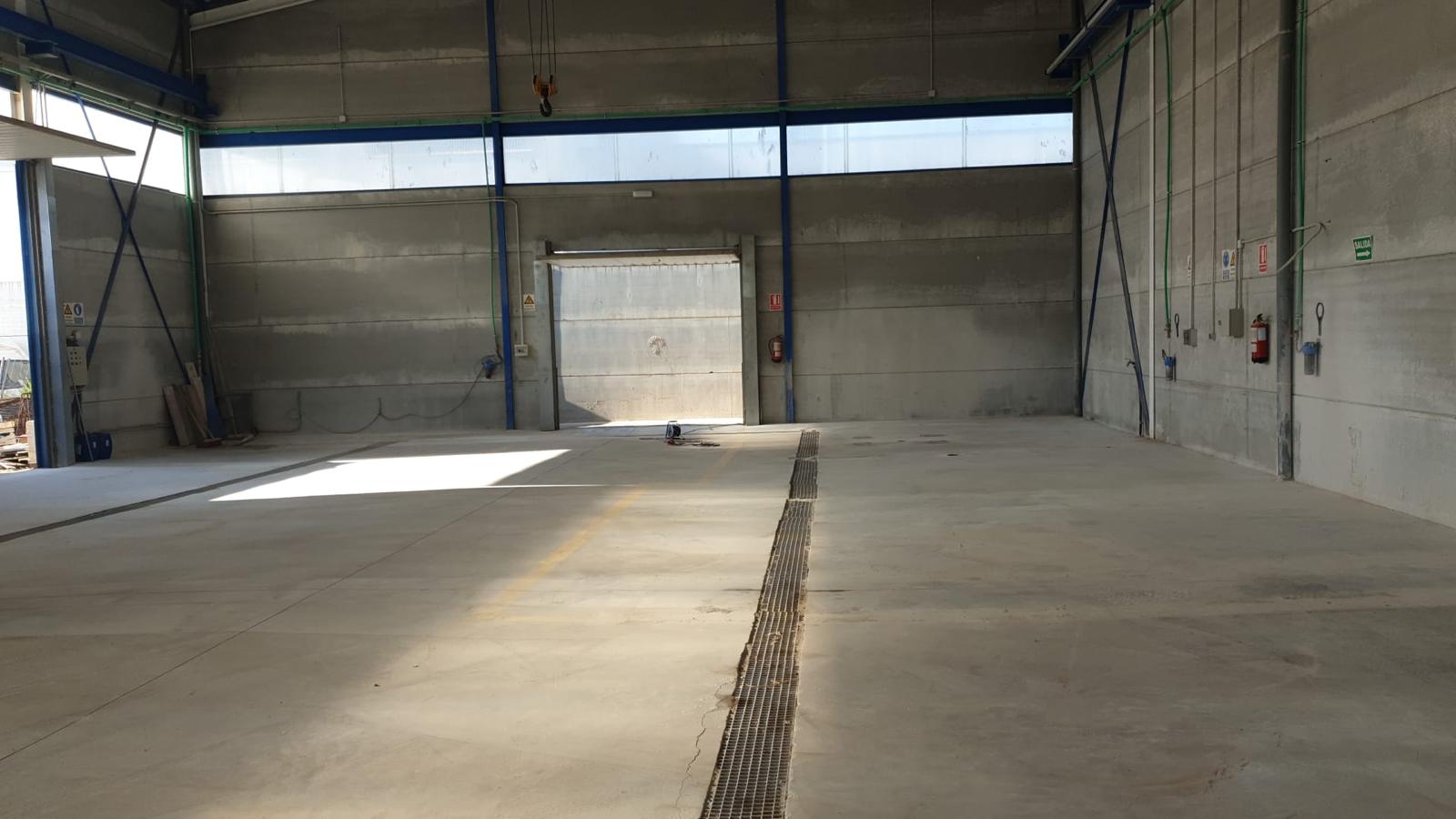 INDUSTRIELAGER ZUM VERKAUF IN REQUENA