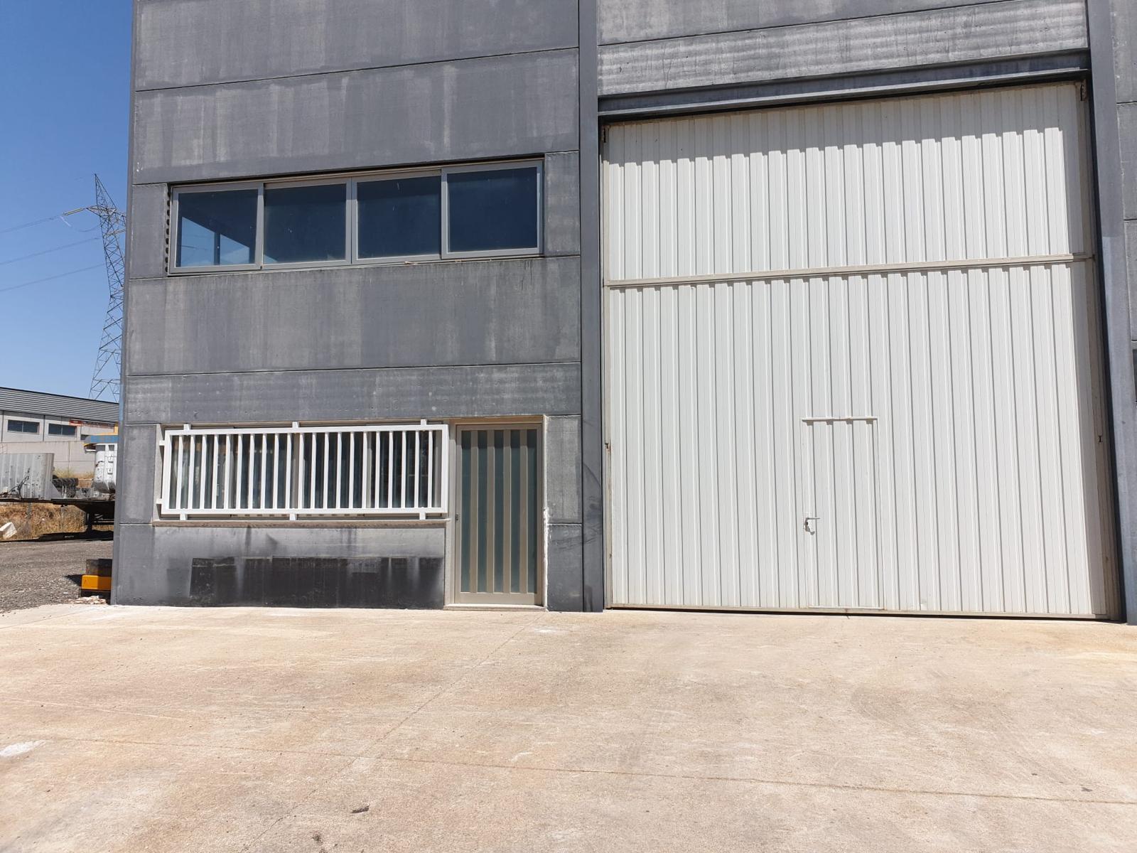 INDUSTRIELAGER ZUM VERKAUF IN REQUENA