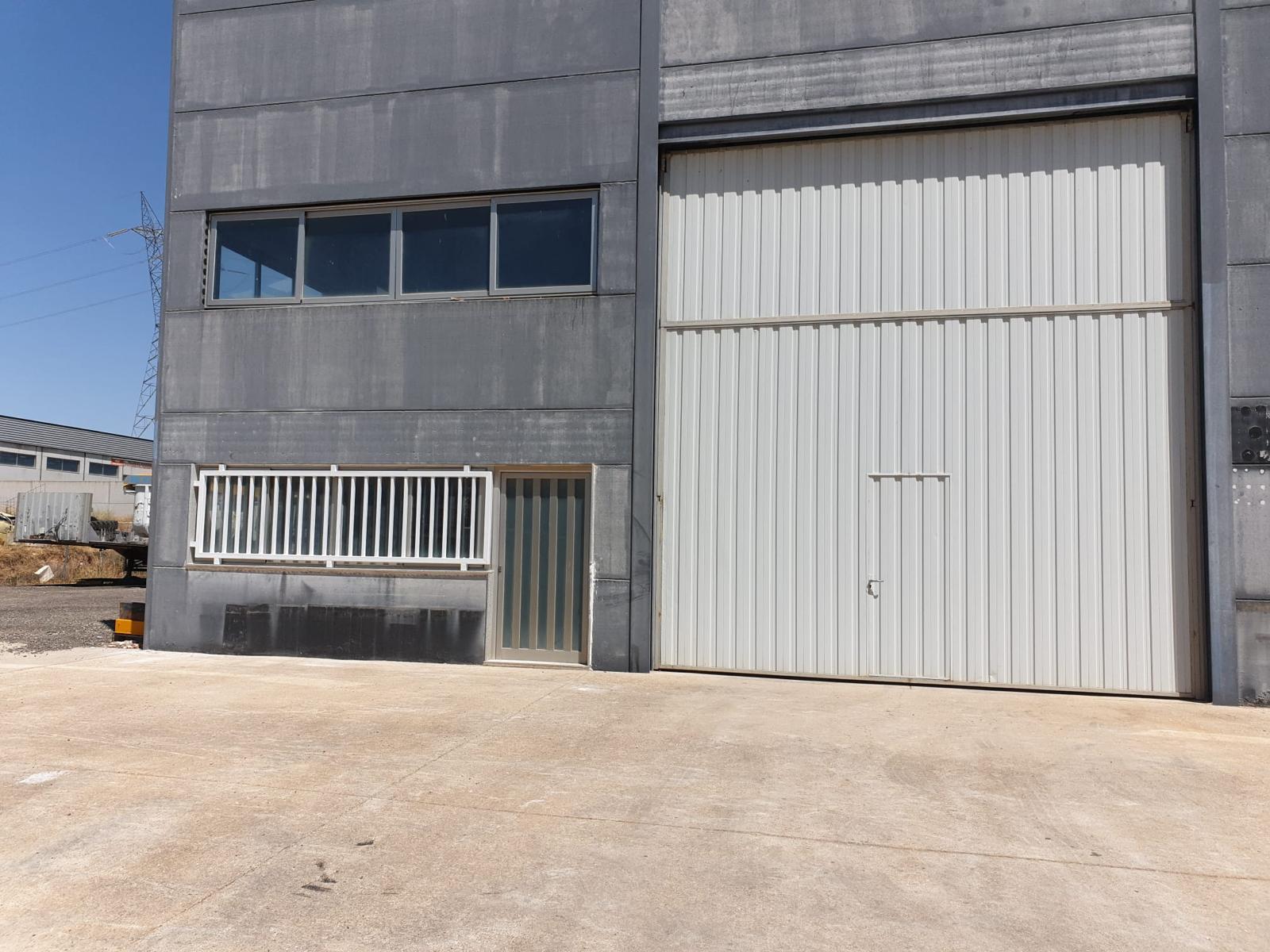 INDUSTRIELAGER ZUM VERKAUF IN REQUENA