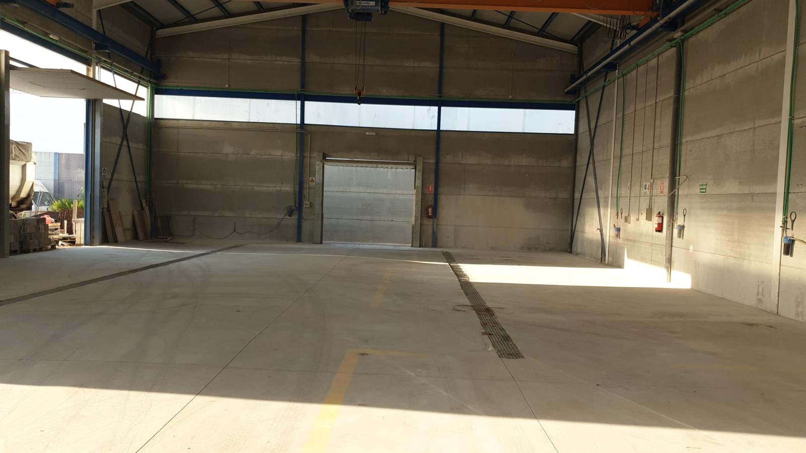 INDUSTRIELAGER ZUM VERKAUF IN REQUENA