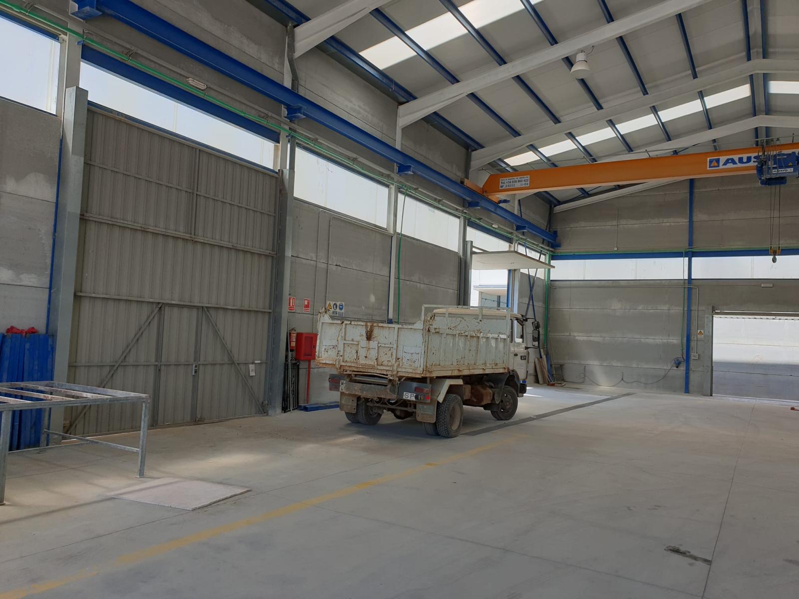 INDUSTRIELAGER ZUM VERKAUF IN REQUENA