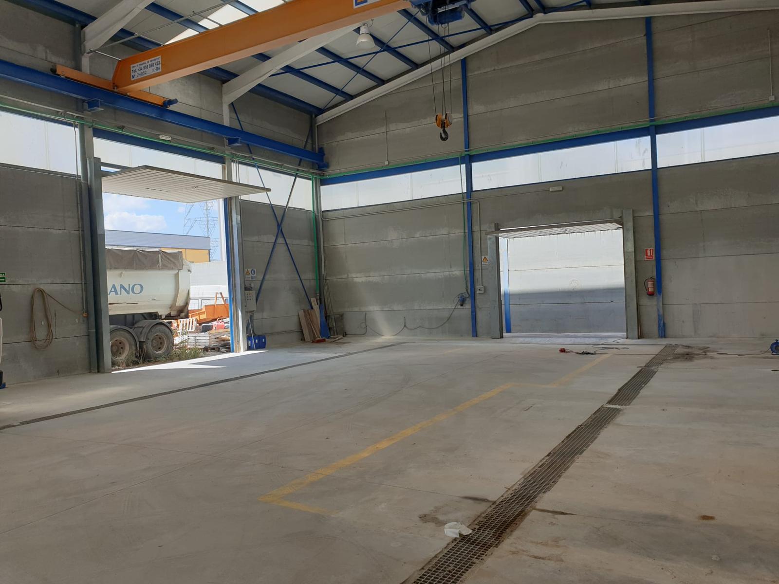 INDUSTRIELAGER ZUM VERKAUF IN REQUENA
