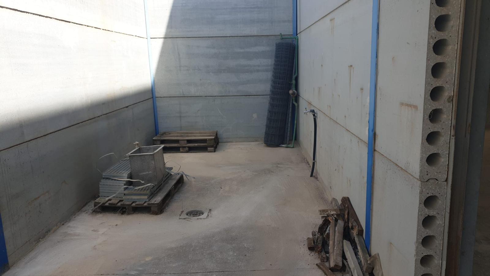 INDUSTRIELAGER ZUM VERKAUF IN REQUENA