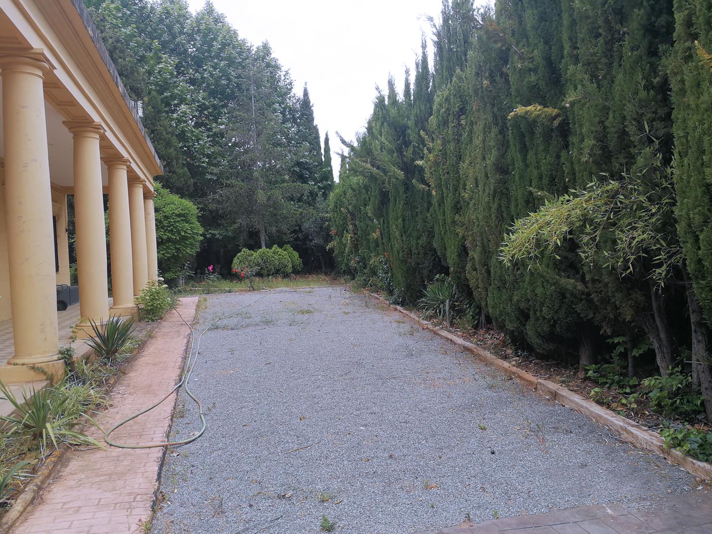 Casa con piscina y jardín en Navajas