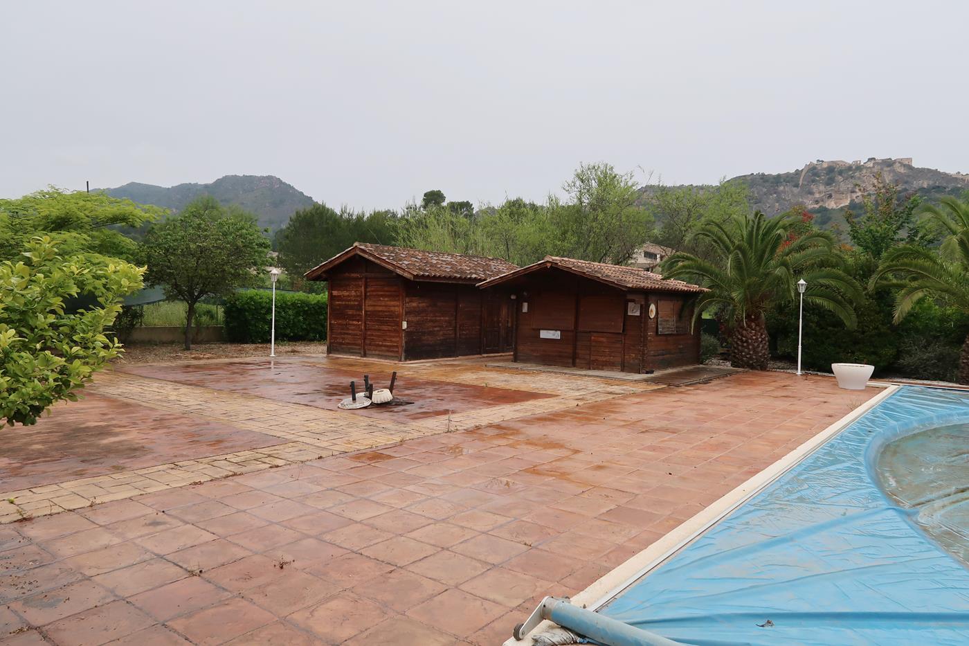 Villa with mountain views in urbanization Xátiva