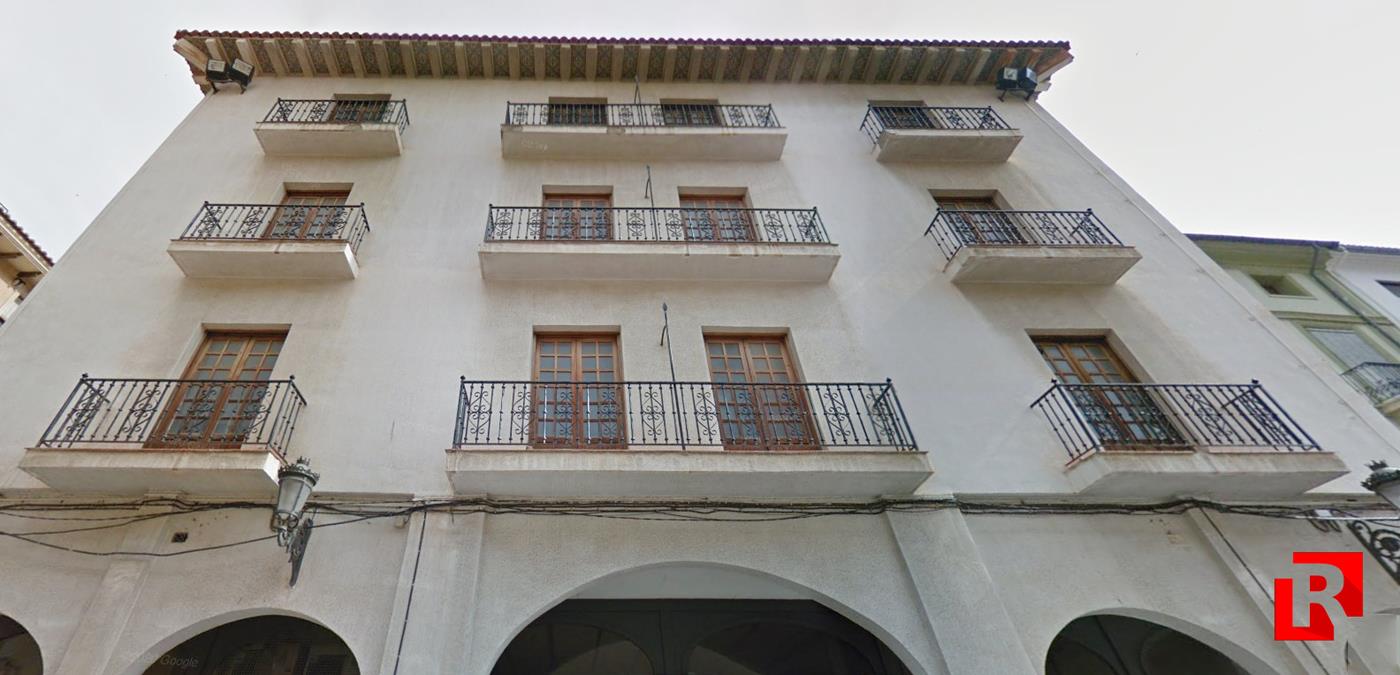 Building in the historic center of Xativa